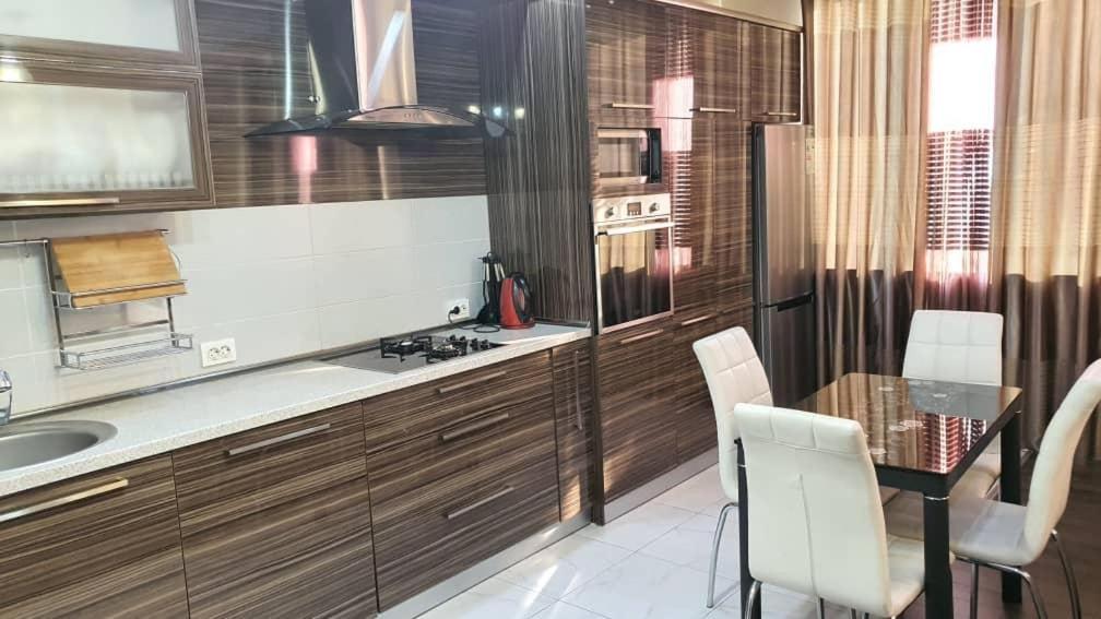Apartment Studio With Good View Bishkek Exterior foto