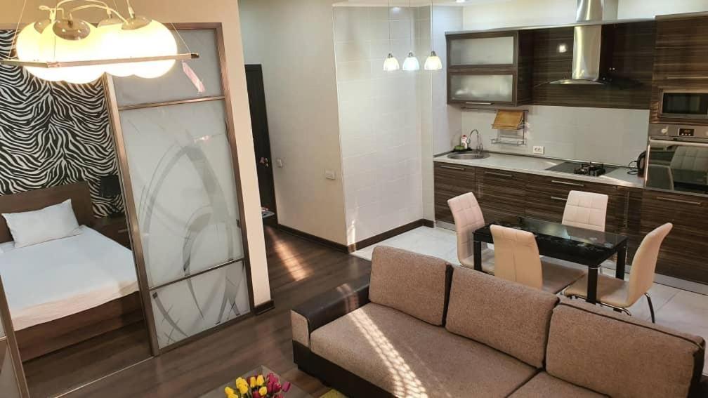 Apartment Studio With Good View Bishkek Exterior foto